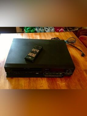 JVC HR Video Cassette Player + Remote VHS Tape Movie Vintage Excellent Condition